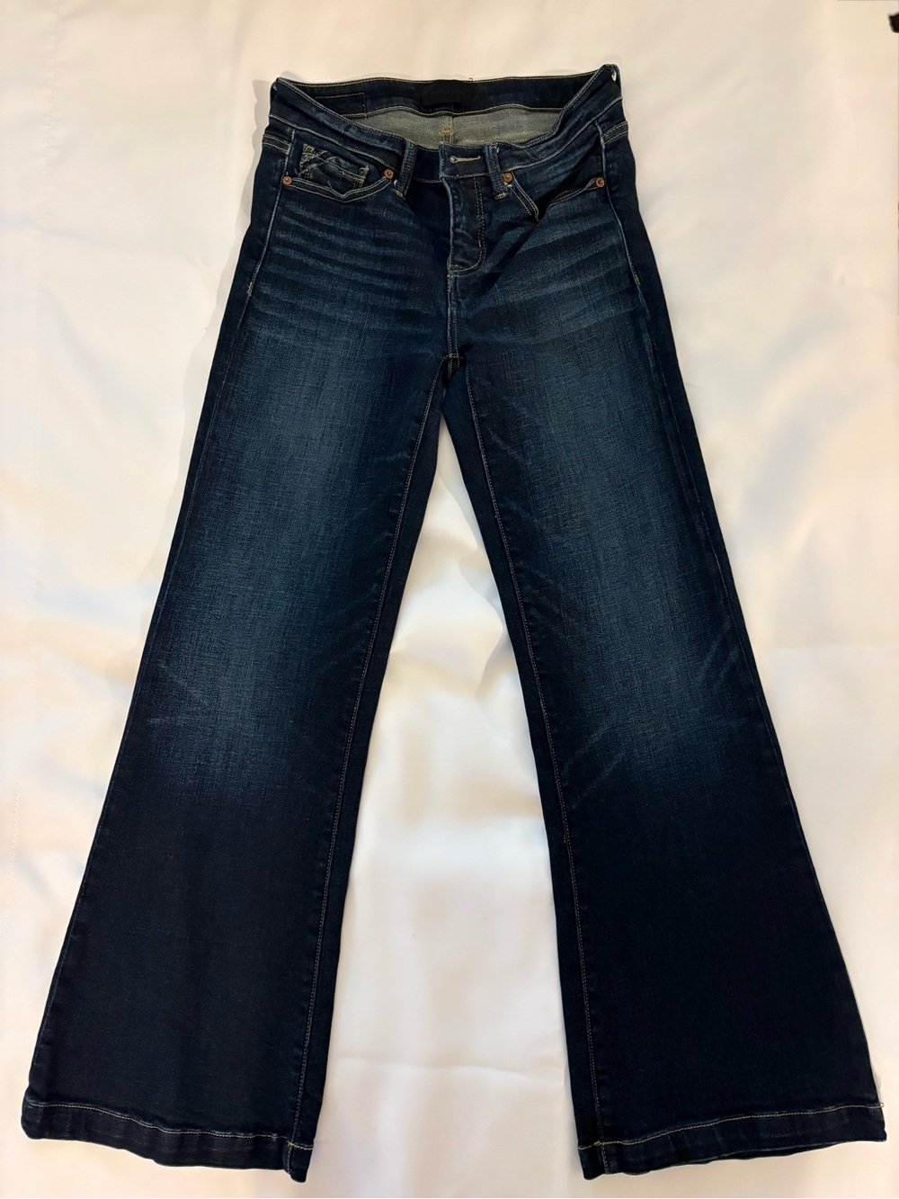 Buckle Dark Wash Bootcut Jeans - Blue